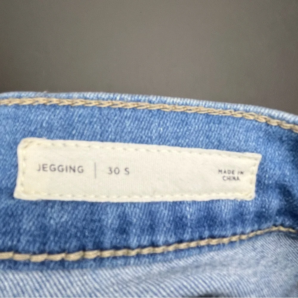 Pacsun Light Perfect Fit Jeggings Women's Distressed Blue Jeans Sz 30 Short - Picture 3 of 5